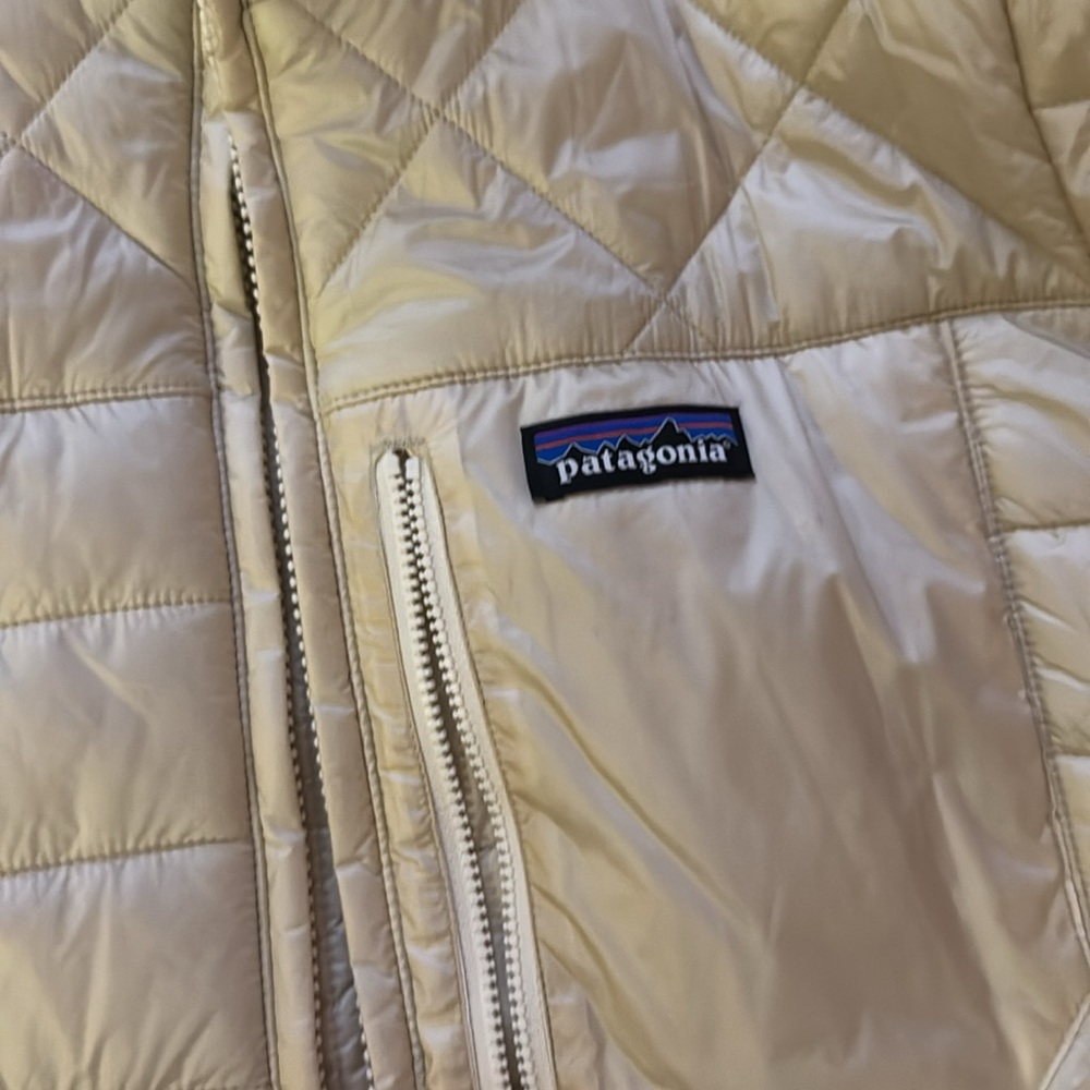 Patagonia Quilted Puffer Coat - Picture 2 of 8